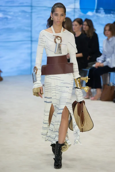 Look 49